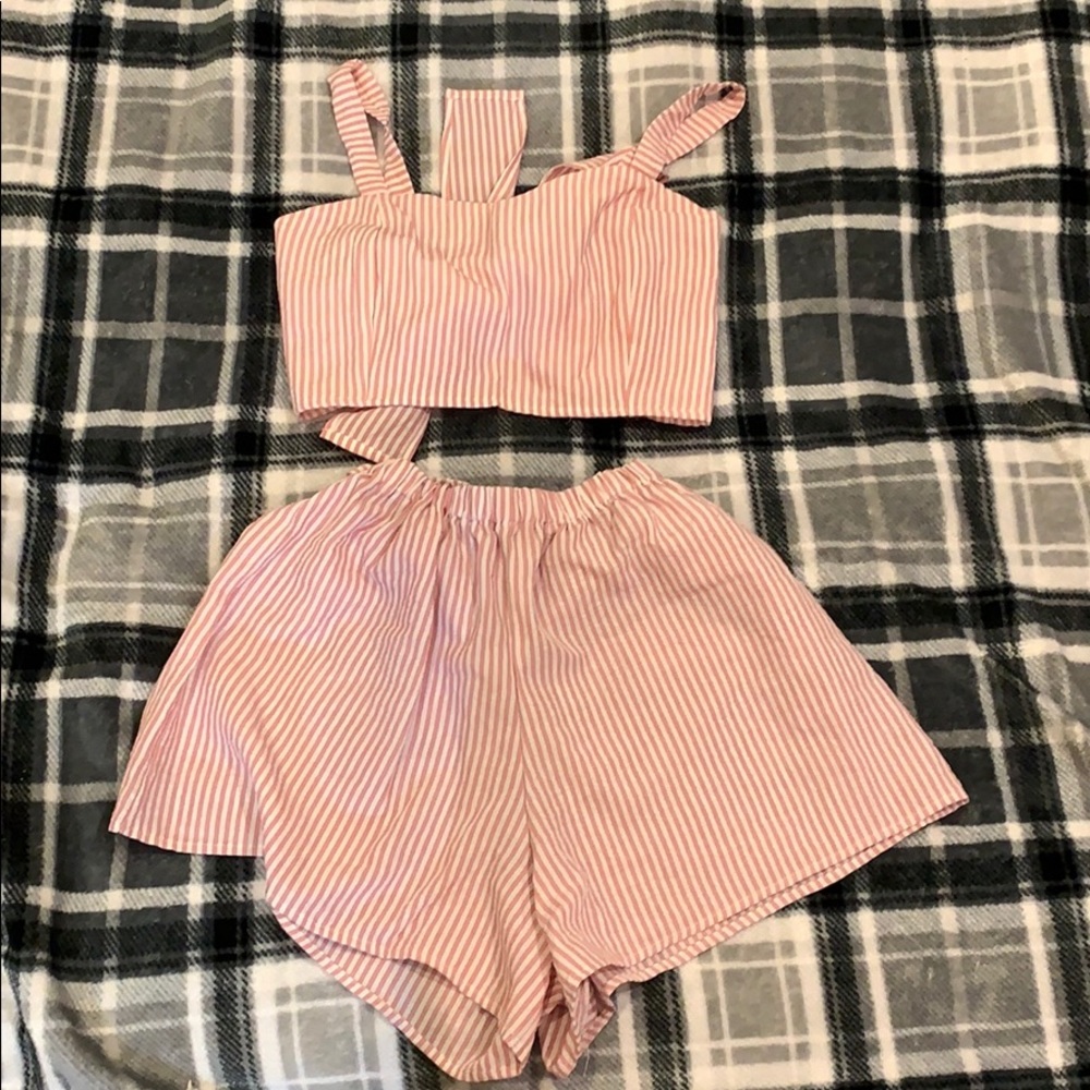 Pink and withe set - Picture 2 of 2